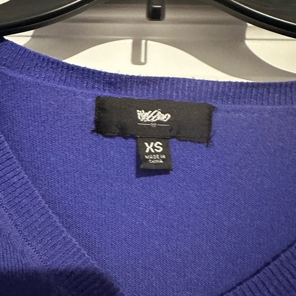 Mossimo V-Neck Sweater XS - Picture 2 of 2